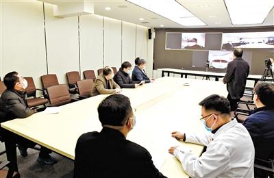 蘭大校長(zhǎng)嚴(yán)純?nèi)A等視頻連線蘭大一院、二院支援湖北醫(yī)療隊(duì)員