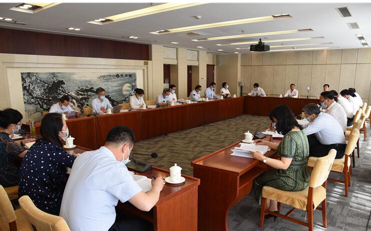 【兩會(huì)快訊】甘肅代表團(tuán)分組審議全國(guó)人大常委會(huì)工作報(bào)告，唐仁健參加第二小組會(huì)議并發(fā)言