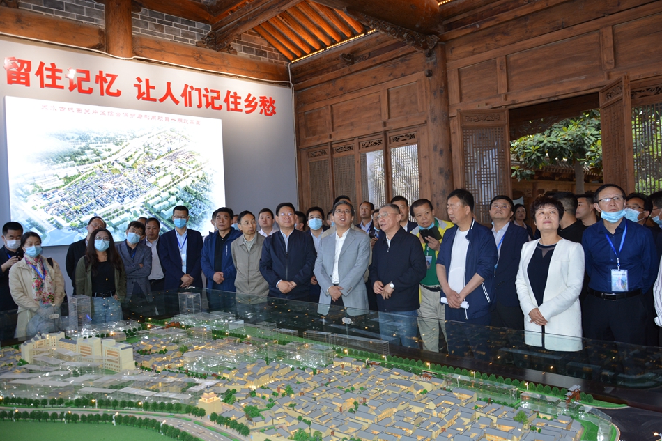 全省文化旅游產業(yè)項目建設推進會參會代表觀摩天水文旅項目