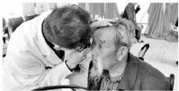 致敬時(shí)代楷?！瓣P(guān)愛八步沙林場(chǎng)大漠治沙人眼健康公益行動(dòng)”啟動(dòng)