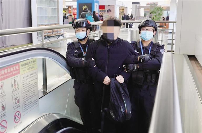 “隴風(fēng)2020”專項(xiàng)行動甘肅機(jī)場公安再添戰(zhàn)果 抓獲電信網(wǎng)絡(luò)詐騙案犯罪嫌疑人3人