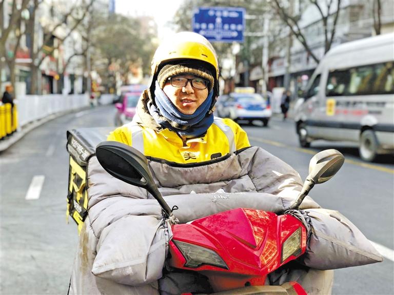 外賣小哥王全軍：好好干，在蘭州買套房