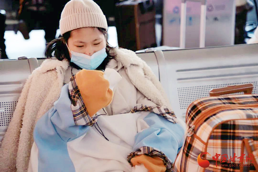 春運(yùn)故事：歸途的車站，有溫情、愛情，還有堅(jiān)守