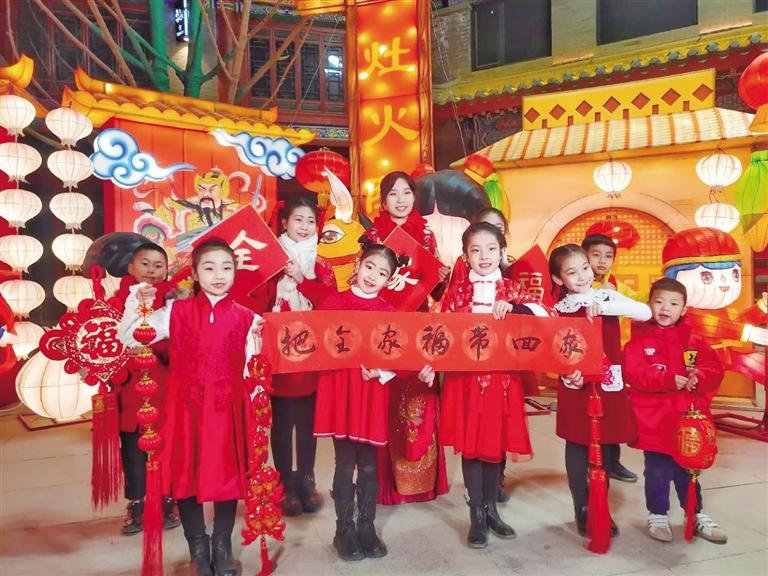 中共蘭州市委宣傳部出品 原創(chuàng)音樂電視《全家?！?向全市人民拜年！