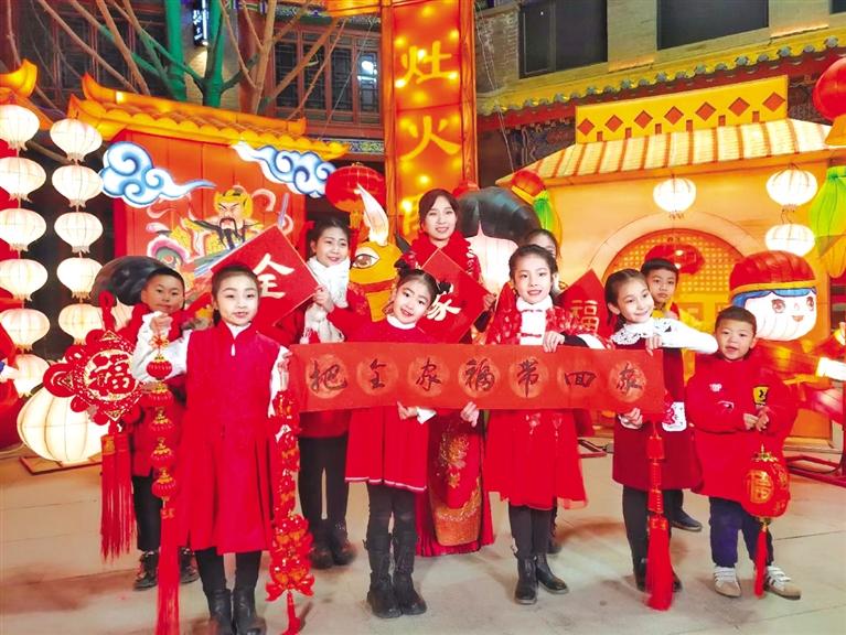 原創(chuàng)音樂電視《全家?！废蛱m州市人民拜年！