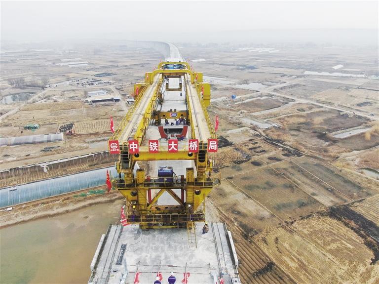 新建中蘭客專靖遠黃河特大橋完成全部架梁任務