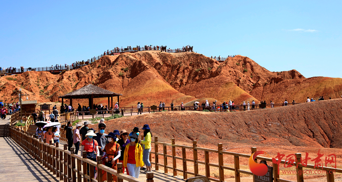 端午假期張掖共接待游客87.05萬人次，實(shí)現(xiàn)旅游收入4.64億元