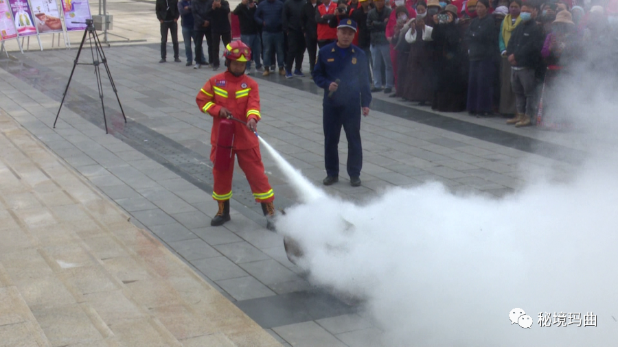 瑪曲縣舉行 “安全生產(chǎn)月”及“安全生產(chǎn)草原行”咨詢日活動