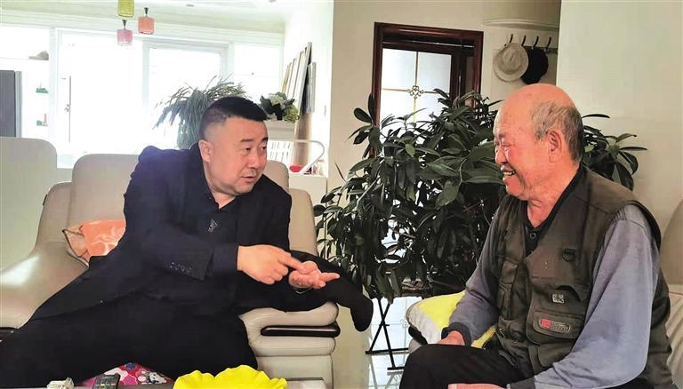 靖遠縣烏蘭鎮(zhèn)東關村黨支部書記李鴻奎為村民立目標:“老有所養(yǎng) 壯有所用 幼有所教”