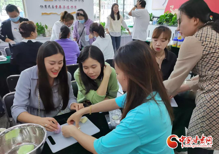 解鎖新技能！蘭州七里河區(qū)秋天的第一份手工月餅來了