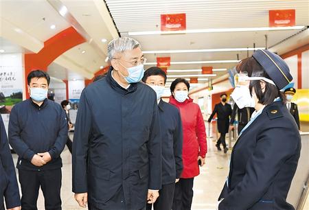 尹弘在蘭州調(diào)研指導(dǎo)疫情防控工作時強(qiáng)調(diào) 精準(zhǔn)有效從嚴(yán)從細(xì)落實(shí)防控措施 堅(jiān)決守護(hù)人民群眾生命安全身體健康