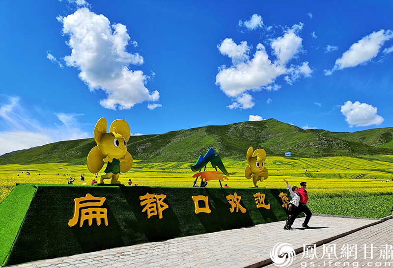 河西走廊張掖扁都口，古絲綢之路要道。王振武 攝