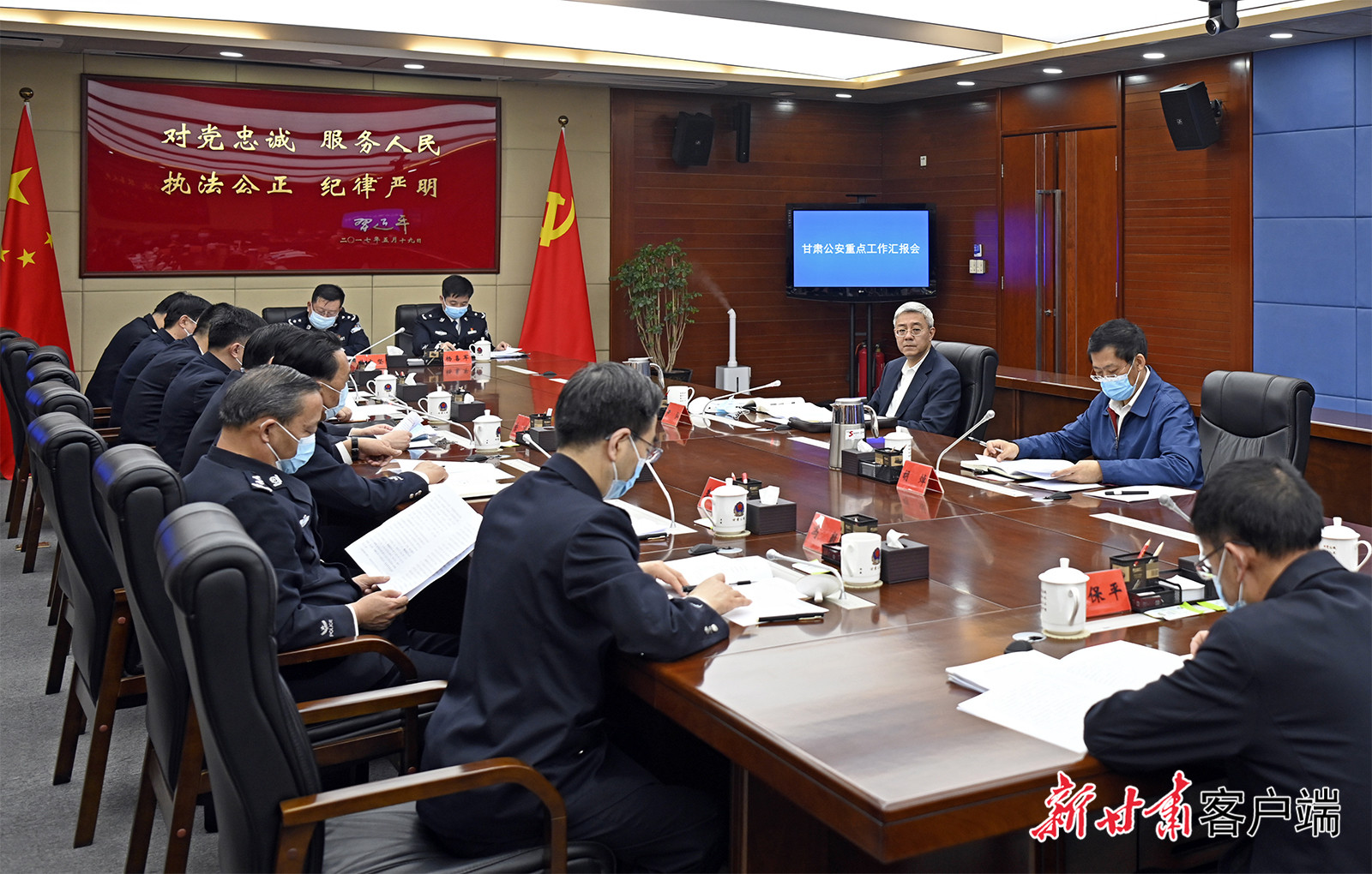 【甘快看】尹弘在甘肅省公安廳調研時強調：堅持政治建警鍛造公安鐵軍，全力以赴防風險保安全護穩(wěn)定