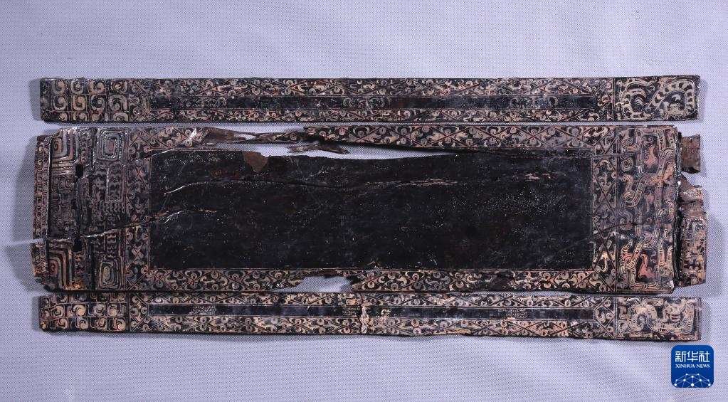 江西樟樹市國(guó)字山戰(zhàn)國(guó)墓葬出土漆瑟（資料圖）。