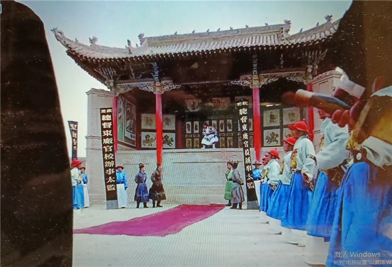 電影《新龍門客?！菲^之關(guān)城清代戲臺(tái)特寫