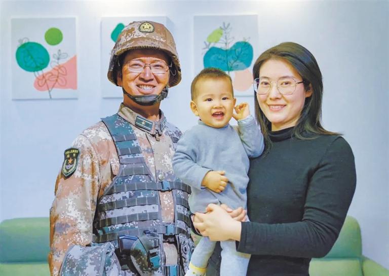 蘭州市退役軍人事務(wù)局舉行清明代祭掃儀式 陳紅軍烈士父親給兒子寫來寄語 “你是祖國(guó)的好兒女，也是我們的驕傲”