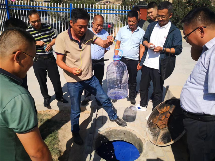 城關(guān)區(qū)作風建設(shè)督察組赴青白石污水處理站，檢查污水采樣情況。.jpg
