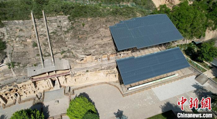 圖為航拍視角下的北石窟寺?！“瑧c龍 攝