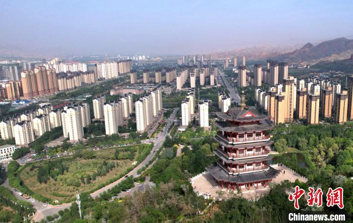 圖為“南涼古都”樂都朝陽山片區(qū)的今朝?！⊙Φ?攝