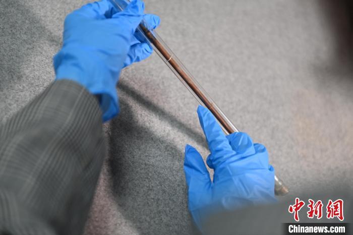 2024年5月7日，拍攝的甘肅省博物館館藏國寶級文物“白馬作”毛筆。李亞龍　攝