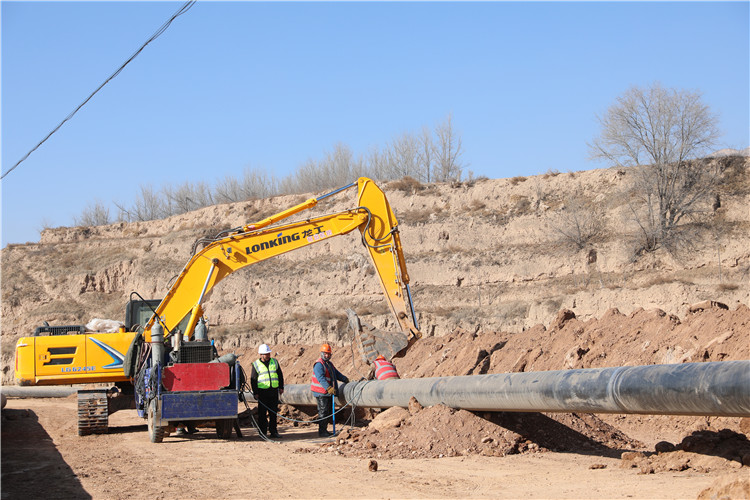 臨洮縣洮陽水廠農村供水鞏固提升暨城區(qū)第二水源工程現(xiàn)場。_副本.jpg